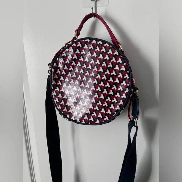 Tommy Hilfiger | Circular  Crossbody Bag - Picture 7 of 9